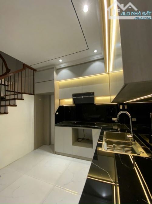 CẦU GIẤY- 40 M2/ 5 TẦNG /MẶT TIỀN 5,1 / 10,4 TỶ - 4