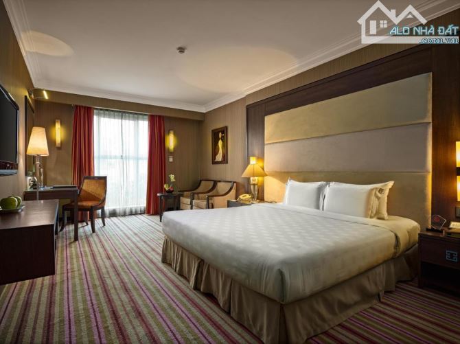 Bán khách sạn 4 sao mặt phố Cổ, doanh thu 1.2 tỷ/th 319m2 x 12 tầng, mặt tiền 12m, 270 tỷ