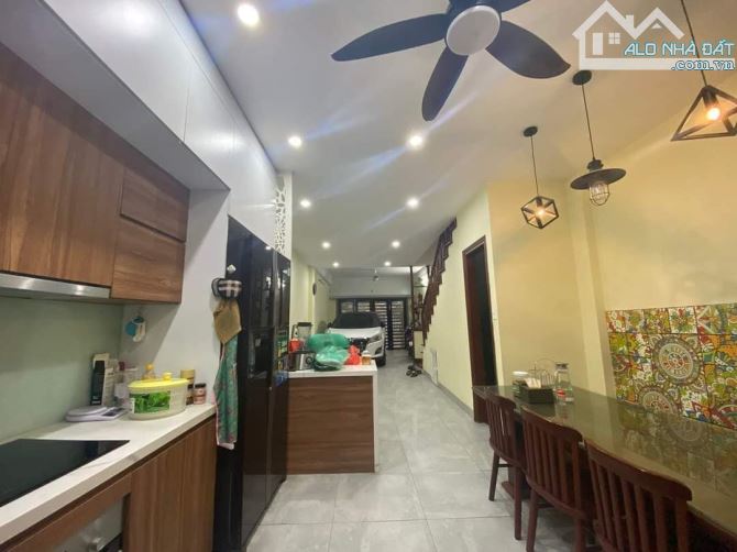Bán nhà Bùi Huy Bích, 60m2 x 5 tầng mặt tiền 4m, vỉa hè ô tô tránh, kinh doanh,15.8 tỷ - 8