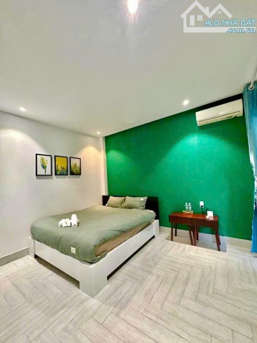 Bán villa đường Đông Hải 2, có hồ bơi rộng, gần resort Marriott , dt 200, ngang 10m - 7