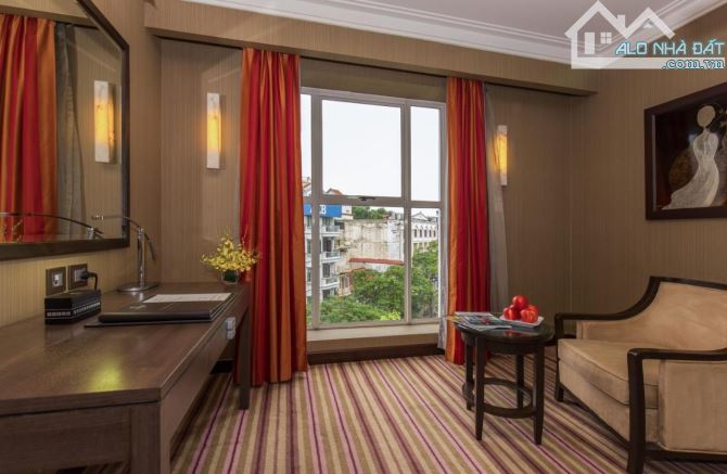 Bán khách sạn 4 sao mặt phố Cổ, doanh thu 1.2 tỷ/th 319m2 x 12 tầng, mặt tiền 12m, 270 tỷ