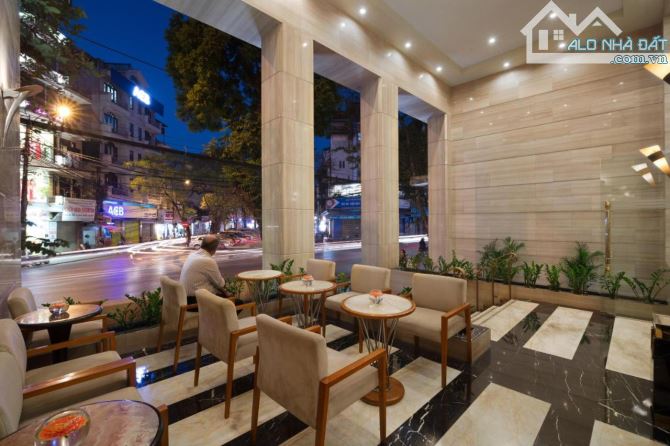 Bán khách sạn 4 sao mặt phố Cổ, doanh thu 1.2 tỷ/th 319m2 x 12 tầng, mặt tiền 12m, 270 tỷ