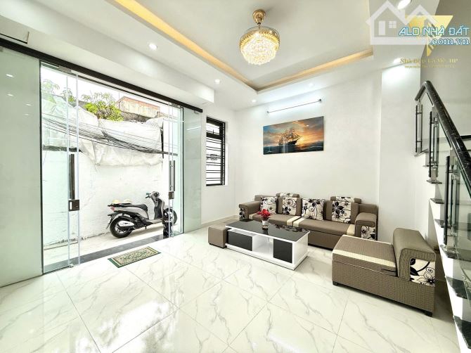 🏘Siêu phẩm xây mới 3 tầng lô góc cực thoáng tại phố Dư hàng, ngay gần đường Hồ Sen - 9