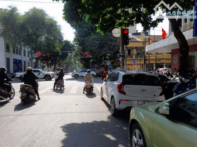 Bán 485m2 đất TT Quận Hoàn Kiếm đi bộ ra Hồ Gươm, tặng GPXD 8 tầng 2 hầm