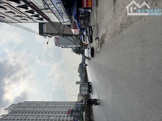 Bán lô đất mặt đường Tam Trinh DT 3200m2, MT 60m, giá 110 tỷ
