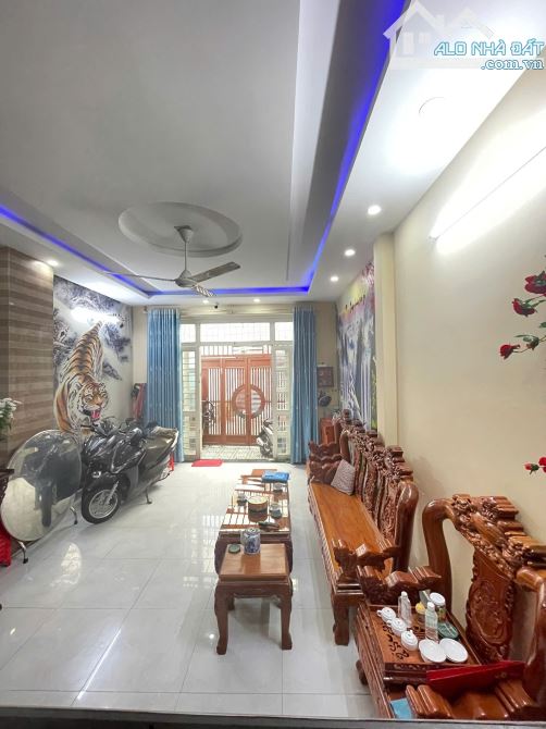 cần bán, XE HƠI NGỦ TRONG NHÀ, dt 67M2 × 4 TẦNG BTCT, hà huy giáp thạnh xuân quận 12