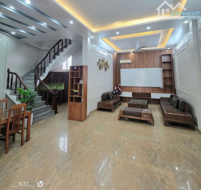 Bán nhà 3 tầng Trần Hưng Đạo gần cafe Cộng