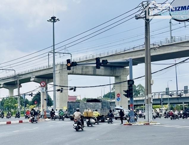 Chưa qua đầu tư, Mặt tiền kinh doanh, Ngay Võ Văn Ngân, Thủ Đức, tuyến Metro, 15 tỷ hơn