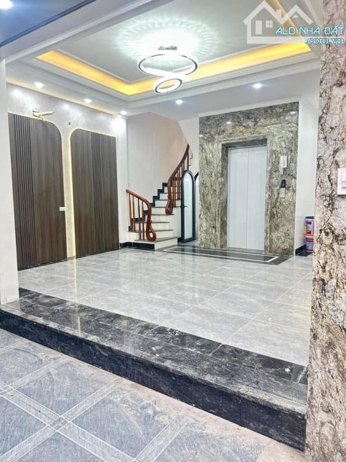 Bán nhà phố Khương Đình 42m2*6T. Thang máy, Ngõ thông, Kinh doanh, Gần phố