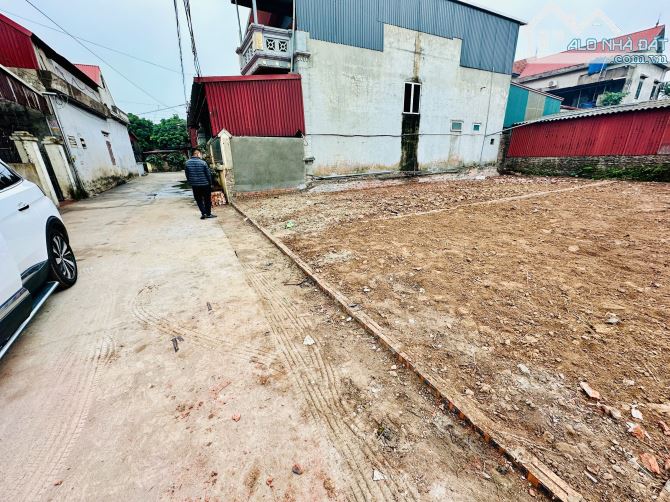 75m Phú Thị gần Chợ Mễ Sở đường 5m ô tô tránh nhau cực gần đường Di Sản lên đê, Vành đai 4
