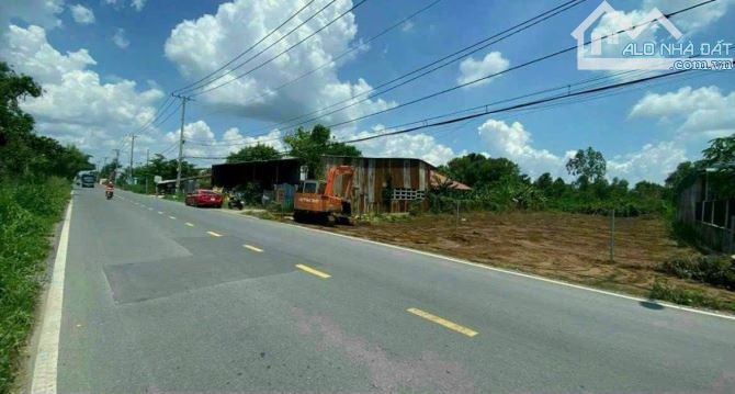 Bán 750m2 đất mặt tiền Đặng Công Bỉnh, đất thổ cư