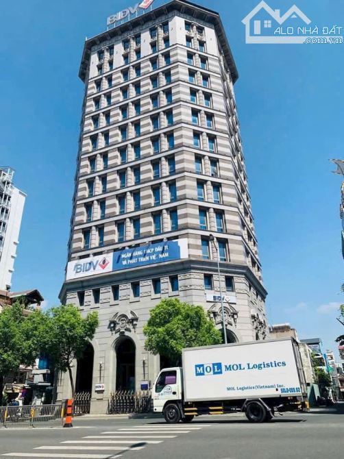 Chuyển nhượng Tòa Building 4 mặt tiền Nam Kỳ Khởi Nghĩa. Duy nhất con đường thương mại