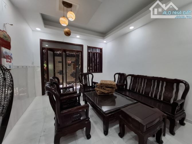 Bán nhà mặt tiền đường Lý Thường Kiệt, Quận 10, diện tích 100m², 5 tầng, 9 phòng ngủ