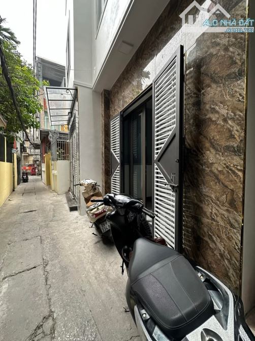 BÁN NHÀ NGÕ QUẬN ỦY CẦU GIẤY DT 70M 4 TẦNG 12.5 TỶ GẦN HỒ NGÕ THÔNG NHÀ MỚI Ở LUÔN