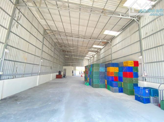 Bán 1300m2 đất mặt tiền QL61C có 200m2 thổ cư giá chỉ 5.7 tỷ!