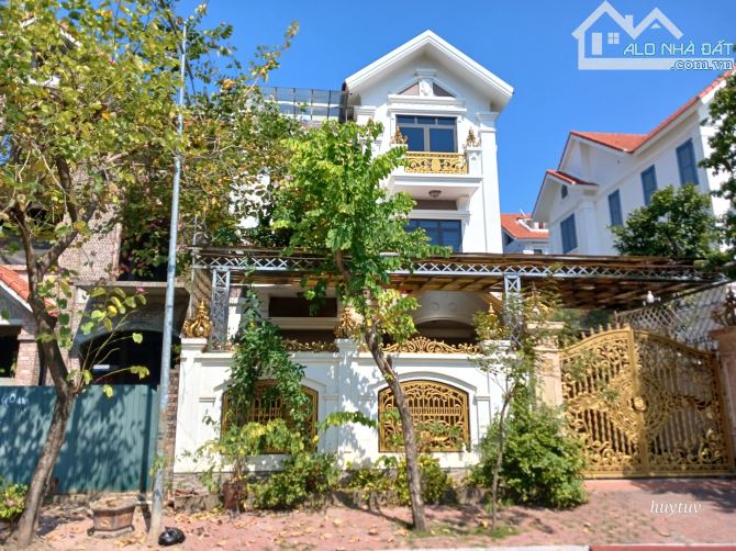 Bán nhà Vườn Đào Phú Lương Hà Đông diện tích 260m xây 4 tầng nhà đẹp rộng thoáng