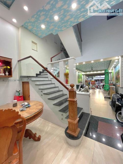 Nhà đẹp 4 tầng, Đỗ Xuân Hợp, PLB, xe hơi trong nhà, 100m2, ngang 5m, nhỉnh 8ty