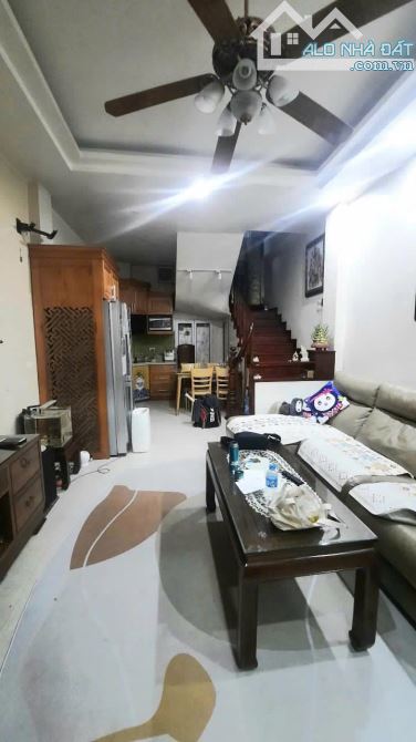 Bán nhà Phùng Hưng, 41m2, mặt tiền 4m, 6 tầng mới đẹp, nhỉnh 17 tỷ, ngõ rộng thoáng