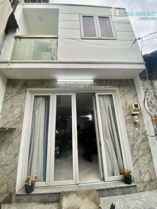 BÁN NHÀ 2 TẦNG TÂN THỚI HIỆP SÁT DƯƠNG THỊ MƯỜI QUẬN 12