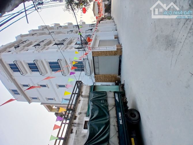 Tả Thanh Oai 40m, 6 tầng, thang máy, xe tải tránh 5,95 tỷ