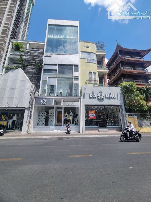Bán Nhanh Góc 2 Mặt Tiền Nguyễn Trãi, P. Bến Thành - 4.3 x 11,.2 lầu - Chỉ 26 tỷ - 1