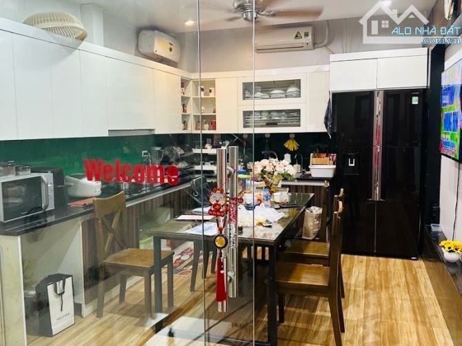 CẦN BÁNn GẤP NHÀ ĐẸP 5 TẦNG Ô TÔ VÀO TẬN NHÀ 52m VĨNH NGỌC ZÁ RẺ - 1