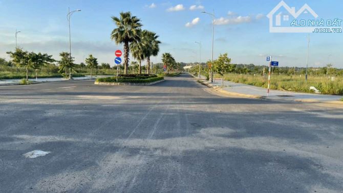 ĐẤT NẰM GẦN KHU VỰC SÂN BAY QUỐC TẾ LONG THÀNH, GIÁ 1,4 TỶ, DT 100m2 - 1