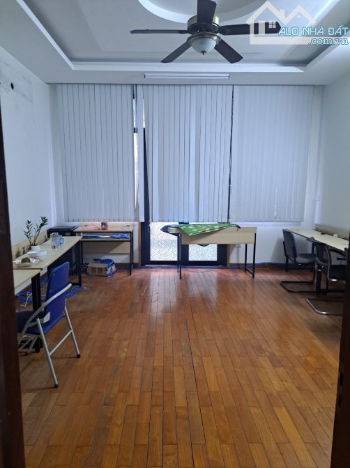 Cho thuê nhà ngõ 118 Nguyễn Khánh Toàn. Dt 60m2 x 5 tầng có Đh, NL Bếp - 1