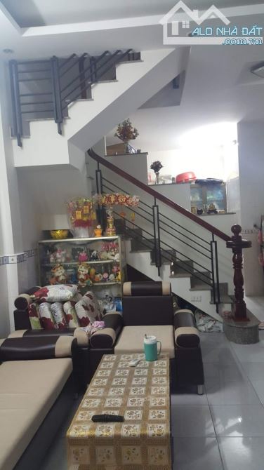NHÀ ĐANG CHO THUÊ - DÒNG TIỀN 6 TRIỆU/ THÁNG - GIÁP QUẬN 1 - 2 TẦNG – 32M2 - CHỈ 3 TỶ. TL. - 1