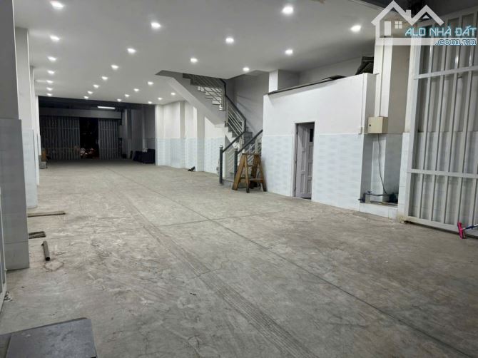 cho thuê nhà mặt tiền Trần Xuân Soạn có xưởng 300m2 và văn phòng 482m2 - 1