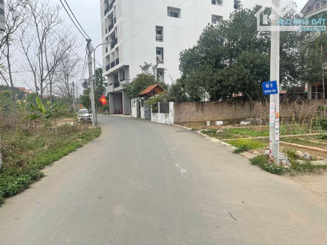 Chủ bán lô góc 61.8m2 trục chính đường nhựa Tân Xã, kinh doanh cho thuê ngay,nhỉnh 2ty - 1