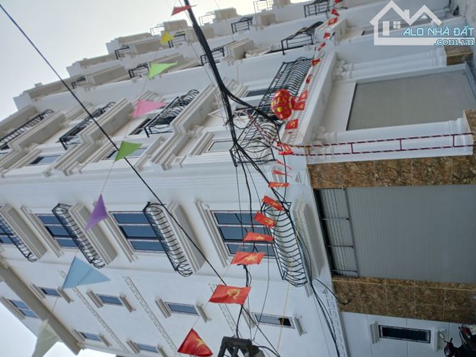 Tả Thanh Oai 40m, 6 tầng, thang máy, xe tải tránh 5,95 tỷ - 1