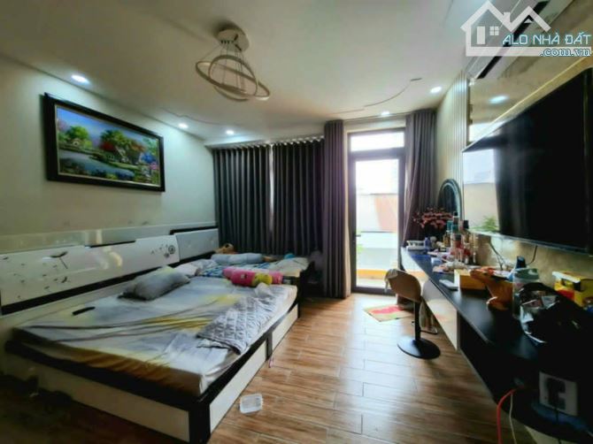 Trịnh Đình Trọng, Tân Phú, 60m2, 5 Tầng, 4,4/7,7m x 12,4m, chỉ 8 tỷ 99 - 1