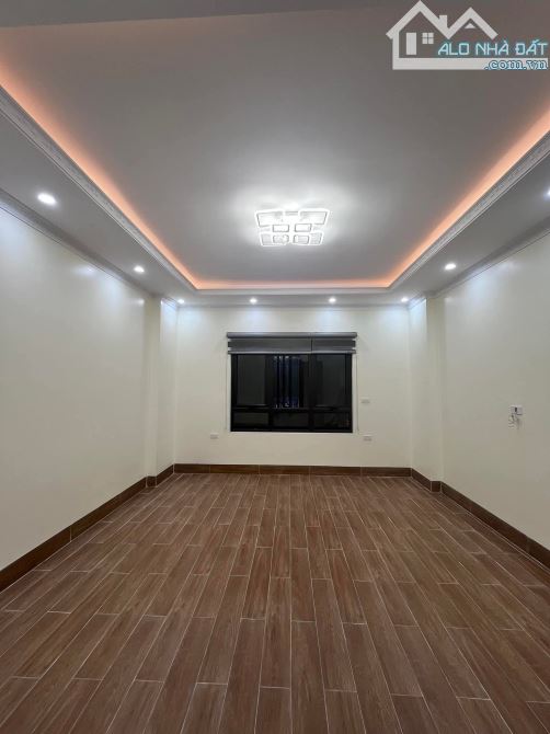 50M RA Ô TÔ - CẦU GIẤY - 40M2 - 6 TẦNG THANG MÁY - LÔ GÓC 2 THOÁNG - MT 4.3M - NGÕ THÔNG - 14