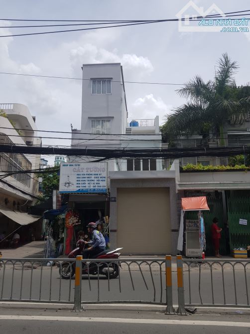 Nhà Mặt Tiền đoạn 2 chiều rộng 20m Quận 3 - ngang 4 x 21m - chỉ 17.5 tỷ - 2