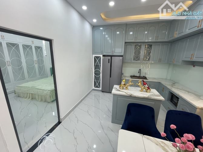 8x14, chỉ 7 tỷ, nhà 3 tầng, Phạm Hữu Lầu, tặng hết nội thất. - 2