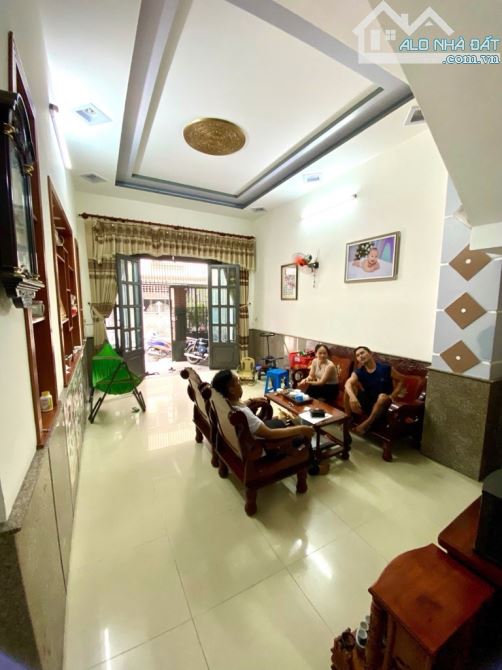 NHÀ HXH NGAY CÔNG VIÊN PHẦN MỀM QUANG TRUNG - 60m2 - 3 TẦNG - NHỈNH 4 ĐỒNG - 2
