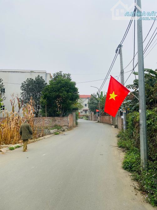 Chủ bán lô góc 61.8m2 trục chính đường nhựa Tân Xã, kinh doanh cho thuê ngay,nhỉnh 2ty - 2