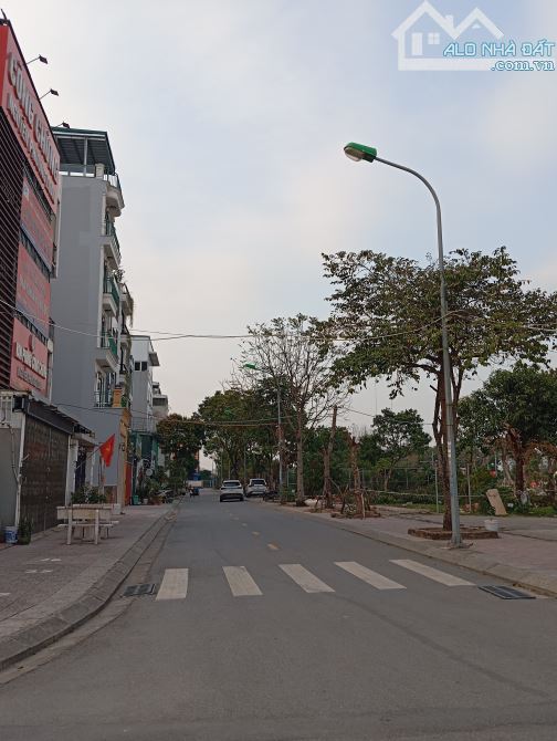 Bán đất phân lô đấu giá Việt Hưng view công viên -hồ điều hòa Long Biên - 2