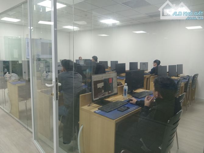 Bán tòa Văn Phòng mặt đường Nguyễn Hữu Thọ 300m2 * 9 tầng + 1 hầm* MT 12.5m* giá 256 tỷ - 2