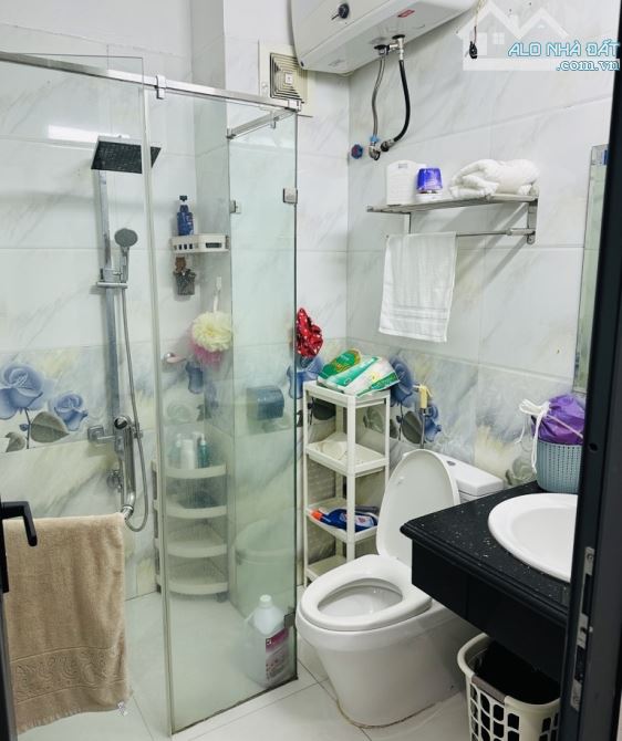 CẦN BÁNn GẤP NHÀ ĐẸP 5 TẦNG Ô TÔ VÀO TẬN NHÀ 52m VĨNH NGỌC ZÁ RẺ - 3