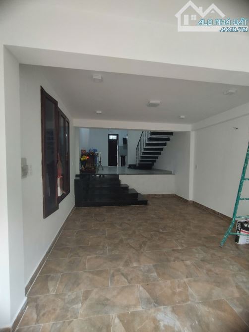 Cần cho thuê nhà làm văn phòng 2 mặt tiền đường Nguyễn Văn Vĩnh, Hậu Giang sân bay giá cạn - 3