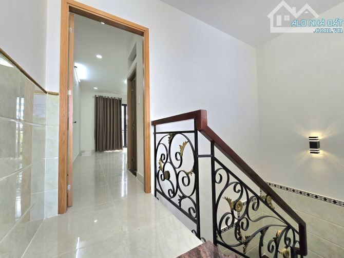 Hẻm VIP 6m nhà ga T3 Nhất Chi Mai P13 Tân Bình DT: 4m x 12,5m CN: 44m2 KC: 4 Tầng 9,7 Tỷ - 3