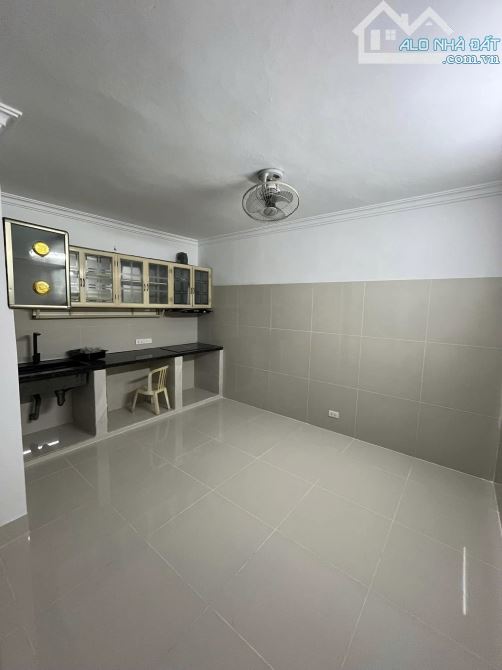 Cho thuê nhà 4 tầng 175 Lạc Long Quân, Cầu Giấy 4 ngủ, 19tr - 3