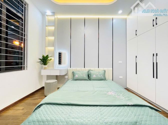 Bán nhà phố Trạm Long Biên gần 50m2x4t, nhiều ngủ, gần Cầu Vĩnh Tuy, giá 6.4 tỷ - 3