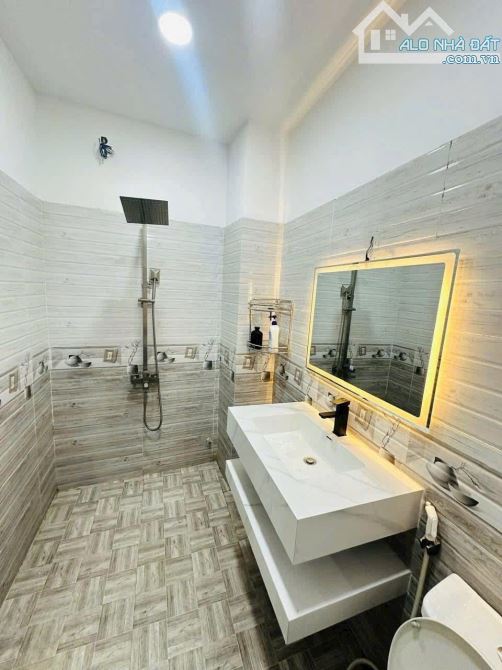 Bán biệt thự Linh Đông - Thủ Đức, DT 180m2 (8,2*22) giá 9,5 tỷ - 4