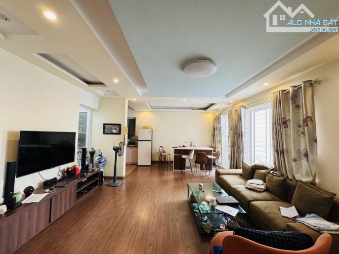 BIỆT THỰ PHÂN LÔ_KINH DOANH_GIANG BIÊN_LONG BIÊN. DT: 167m².  3 tầng.  Giá: 39,5tỷ - 4