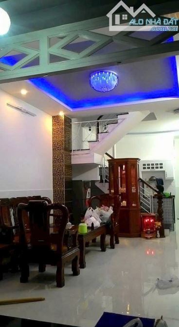 6X9M, 3 TẦNG CHỈ 10M RA MT GẦN SÂN BAY - 5.6 TỶ TL - 4