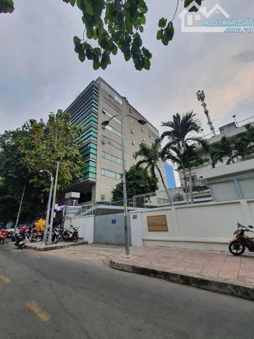 Tòa nhà 11BIS Nguyễn Gia Thiều, Phường Võ Thị Sáu, Quận 3. DT 26x39m, CN 995m2, 1H 10 tầng - 4