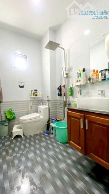 🌹NGỘP BANK BÁN GẤP NHÀ 5 TẦNG - 60M2 TRỊNH ĐÌNH TRỌNG - PHÚ TRUNG - TÂN PHÚ - HXH 7M - 4